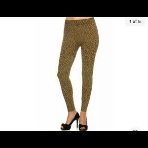 Tan Cheetah Print Pull on Ladies Leggings Stylish Skinny slim Pants O/S New Glam